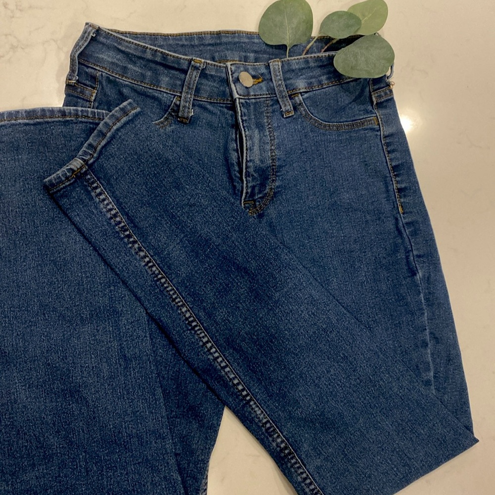 Dark country vibe jeans size US 2
